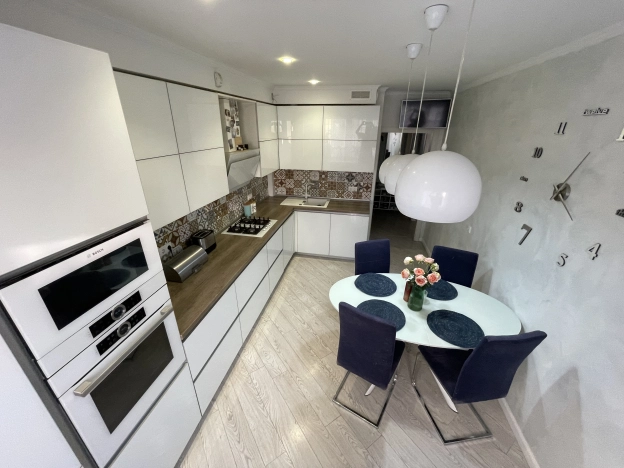 Купить трехкомнатную квартиру в районе Центральный в Калининграде. Вариант № 5957, 0, площадь -  квм, цена 13500000 рублей