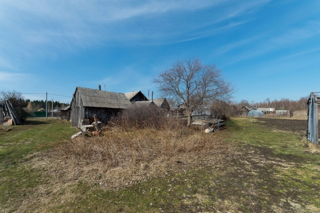 Купить дом на улице Центральная в Тюменской области. Вариант № 6952, 15, площадь -  квм, цена 900000 рублей