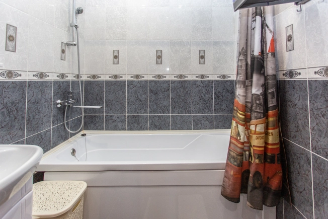 Снять квартиру в Тобольске. Вариант № 8840168, 18, площадь -  квм, цена 50000 рублей