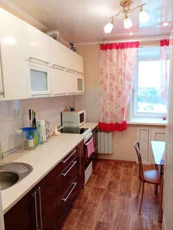 Купить квартиру на улице проезд Домостроителей в Тобольске. Вариант № 10898272, 9, площадь - квм, цена 3600000 рублей