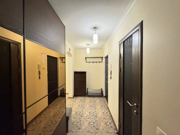 Купить квартиру на вторичке в Москве. Вариант № 4467, 25, площадь -  квм, цена 19799999 рублей