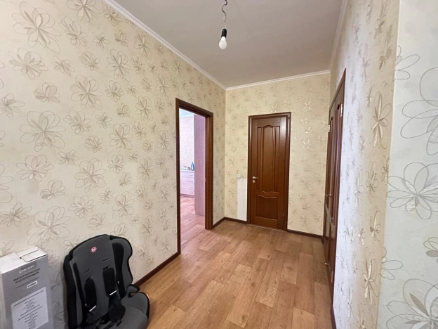 Купить трехкомнатную квартиру в Микрорайоне 8-й, Элиста в Элисте. Вариант № 7861639, 15, площадь -  квм, цена 8900000 рублей