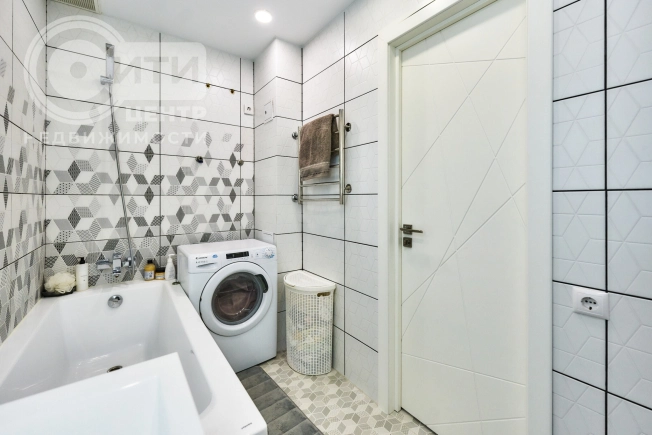 Купить трехкомнатную квартиру в Воронеже. Вариант № 1262803, 23, площадь -  квм, цена 9990000 рублей