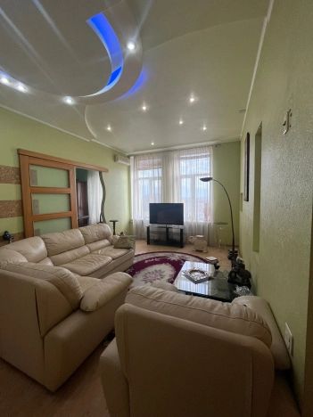 Купить четырехкомнатную квартиру в районе Кировский в Ростове-на-Дону. Вариант № 8372303, 4, площадь -  квм, цена 17000000 рублей