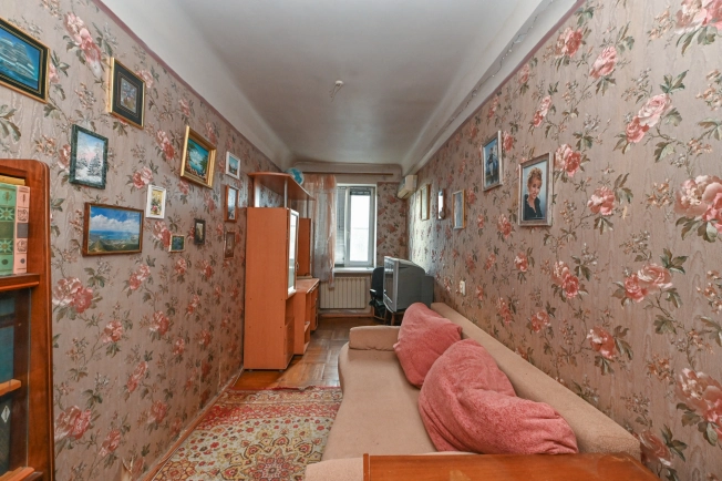 Купить трехкомнатную квартиру в Ростовской области. Вариант № 8013332, 5, площадь -  квм, цена 6200000 рублей