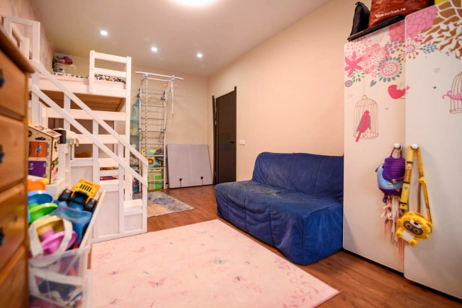 Купить двухкомнатную квартиру на улице Лиственная в Новосибирской области. Вариант № 3852186, 31, площадь -  квм, цена 5999000 рублей