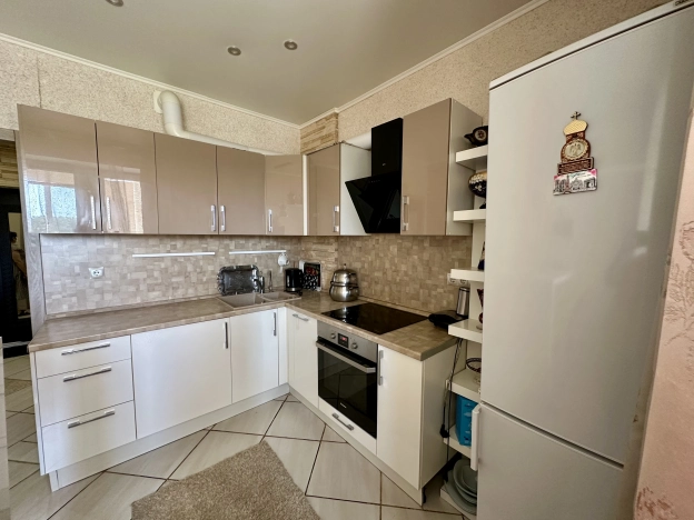 Купить квартиру на вторичке на улице Заречная в Московской области. Вариант № 7611764, 6, площадь - квм, цена 5250000 рублей