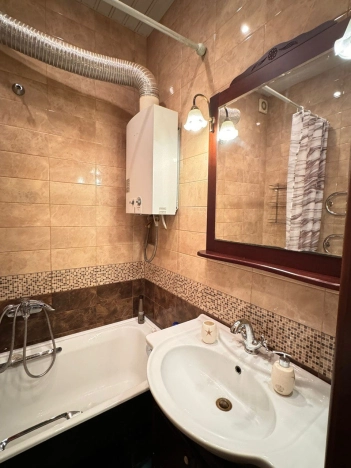 Купить трехкомнатную квартиру в Санкт-Петербурге. Вариант № 9109258, 7, площадь -  квм, цена 35000000 рублей