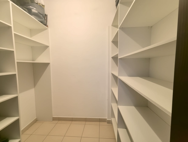 Купить трехкомнатную квартиру в Калининграде. Вариант № 6700884, 10, площадь -  квм, цена 19900000 рублей