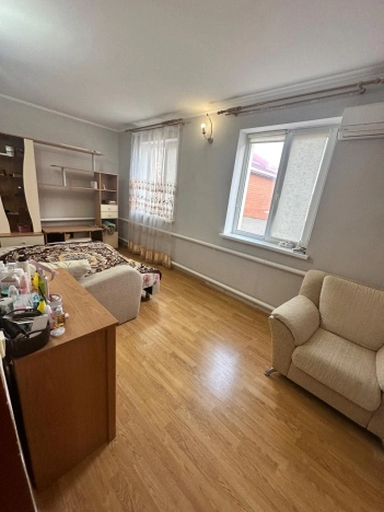 Купить дом в Элисте. Вариант № 48437, 8, площадь -  квм, цена 6100000 рублей