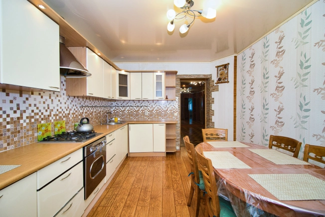 Купить квартиру в районе Октябрьский в Владимире. Вариант № 9823107, 27, площадь -  квм, цена 13000000 рублей