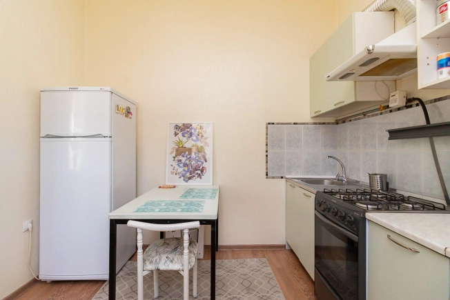 Купить двухкомнатную квартиру на улице Таубе в Омске. Вариант № 55179, 6, площадь -  квм, цена 8900000 рублей