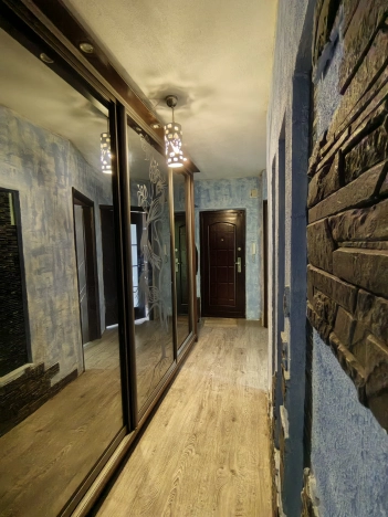 Купить трехкомнатную квартиру в Калуге. Вариант № 13511, 10, площадь -  квм, цена 5270000 рублей