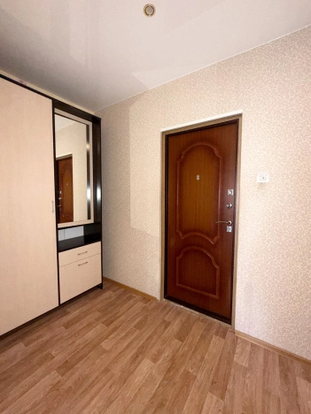 Купить однокомнатную квартиру на улице Александра Чистякова в Новосибирске. Вариант № 6142908, 4, площадь -  квм, цена 4000000 рублей