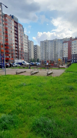 Купить трехкомнатную квартиру в Ленинградской области. Вариант № 5921755, 2, площадь -  квм, цена 8500000 рублей