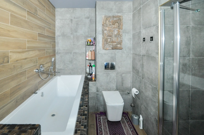 Купить четырехкомнатную квартиру в Новосибирской области. Вариант № 3400203, 13, площадь -  квм, цена 13900000 рублей