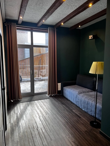 Купить квартиру на улице Боевой Славы в Южно-Сахалинске. Вариант № 16296, 2, площадь -  квм, цена 13150000 рублей