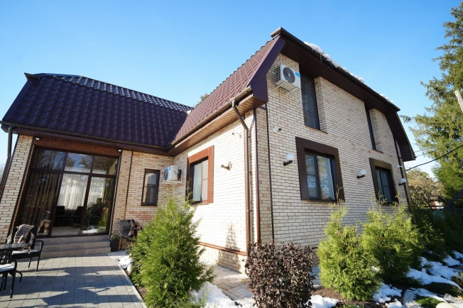 Купить дом в Микрорайоне Порт-Артур в Омске. Вариант № 7693937, 23, площадь -  квм, цена 23690000 рублей