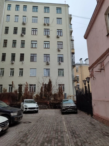 Купить квартиру в районе Тверской в Москве. Вариант № 23096, 39, площадь - квм, цена 33175500.0000 рублей