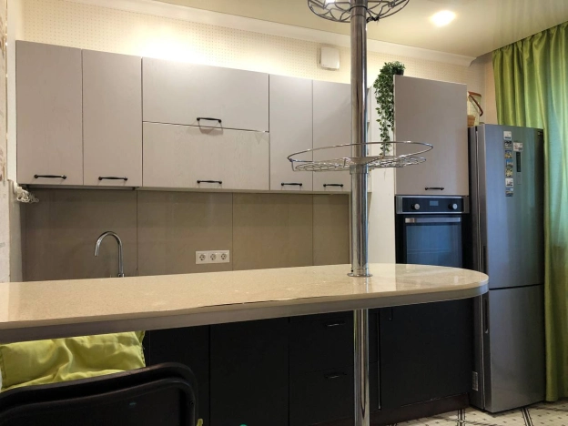 Купить однокомнатную квартиру в Омске. Вариант № 14964, 6, площадь -  квм, цена 5300000 рублей