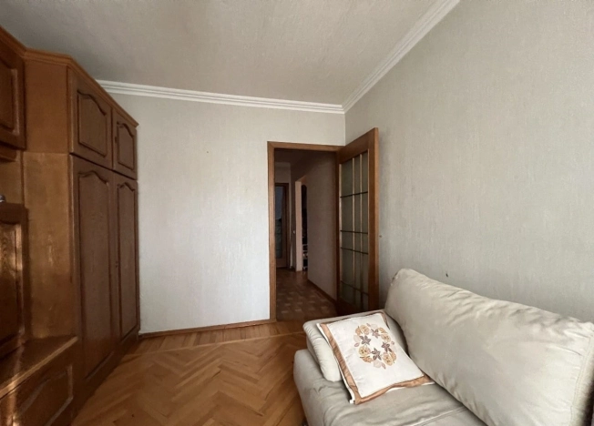 Купить трехкомнатную квартиру в Ростовской области. Вариант № 9259264, 5, площадь -  квм, цена 8400000 рублей