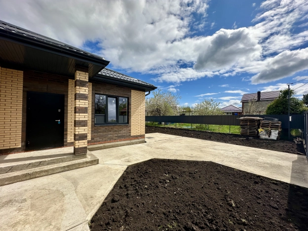 Купить дом на улице Цветочная в Краснодаре. Вариант № 34931, 6, площадь -  квм, цена 8250000 рублей