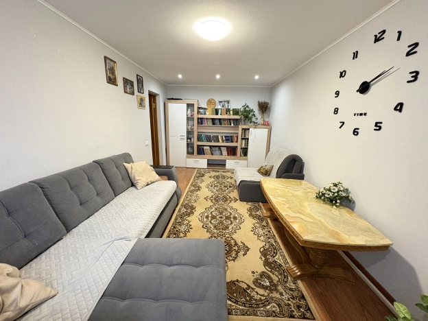 Купить многокомнатную квартиру в Архангельской области. Вариант № 8588001, 18, площадь -  квм, цена 6200000 рублей