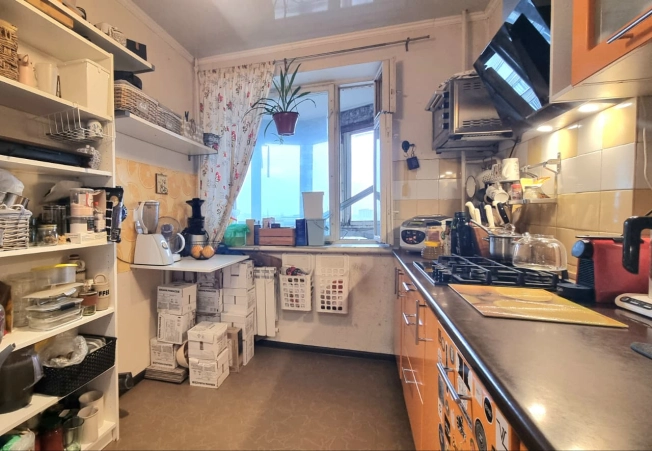 Купить однокомнатную квартиру в Ростовской области. Вариант № 9660010, 3, площадь -  квм, цена 4600000 рублей