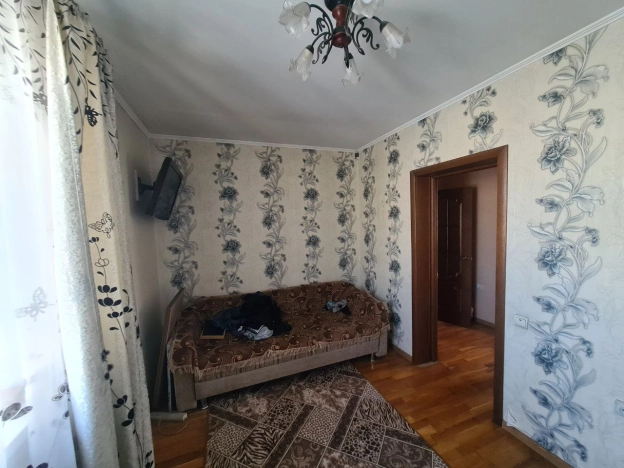 Купить дом на улице Дивногорская в Улан-Удэ. Вариант № 33281, 36, площадь - квм, цена 16900000 рублей