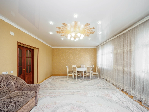 Купить дом в Микрорайоне Порт-Артур в Омске. Вариант № 2951661, 10, площадь - квм, цена 9990000 рублей