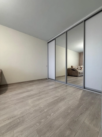 Купить квартиру на улице Выборная в Новосибирске. Вариант № 3947134, 7, площадь -  квм, цена 4000000 рублей