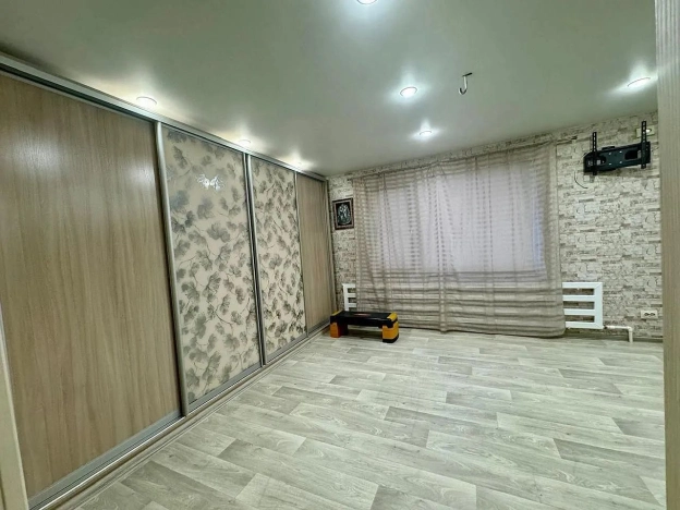 Купить четырехкомнатную квартиру в районе Кировский в Ростове-на-Дону. Вариант № 527842, 13, площадь -  квм, цена 5400000 рублей