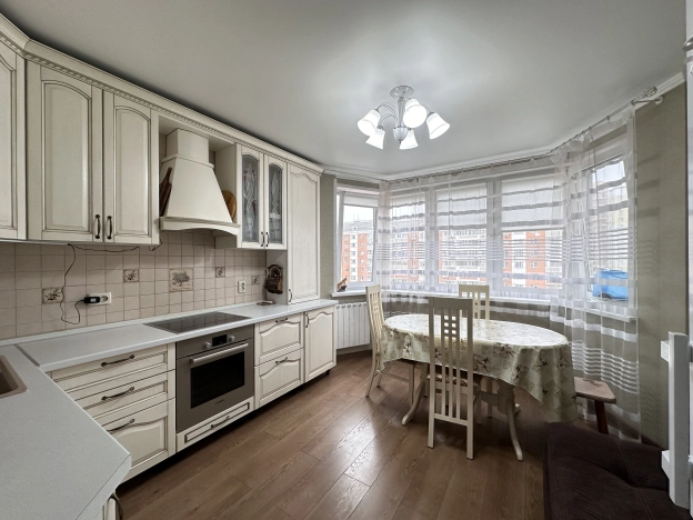 Купить трехкомнатную квартиру на улице Сколковская в Одинцове. Вариант № 7492936, 6, площадь -  квм, цена 19300000 рублей