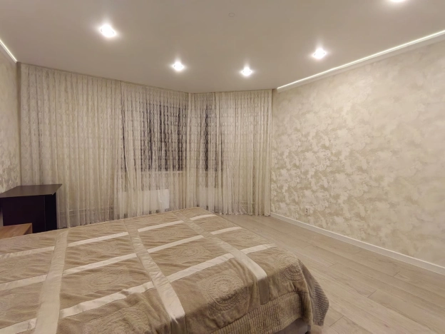 Купить трехкомнатную квартиру в Калуге. Вариант № 2834870, 12, площадь -  квм, цена 9850000 рублей