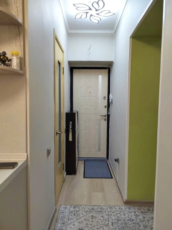 Купить квартиру на улице Комарова в Улан-Удэ. Вариант № 9810794, 0, площадь -  квм, цена 7038000 рублей