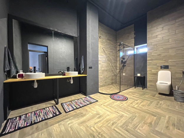 Купить дом в Тюменской области. Вариант № 43350, 17, площадь -  квм, цена 37000000 рублей