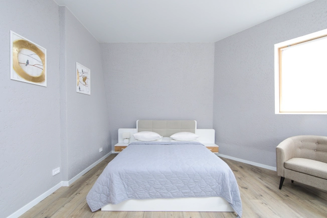 Купить трехкомнатную квартиру на улице Клиническая в Калининграде. Вариант № 3455, 9, площадь -  квм, цена 30000000 рублей