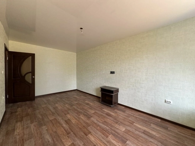 Купить однокомнатную квартиру в Волгограде. Вариант № 9122717, 4, площадь -  квм, цена 3150000 рублей