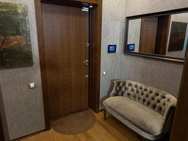 Купить четырехкомнатную квартиру в Новосибирской области. Вариант № 8070281, 19, площадь -  квм, цена 25000000 рублей