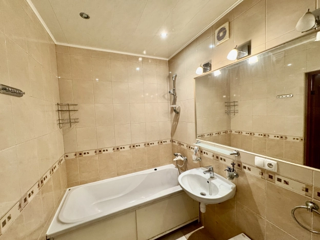 Купить двухкомнатную квартиру в Калининграде. Вариант № 9166486, 11, площадь -  квм, цена 6400000 рублей