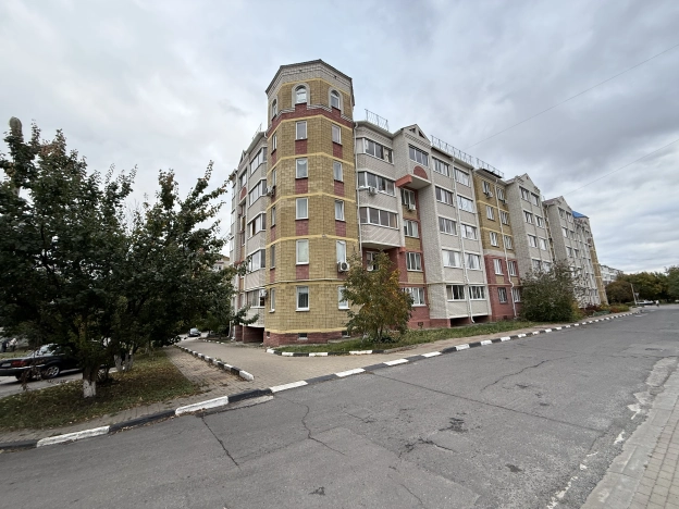 Купить однокомнатную квартиру в Микрорайоне 11-й в Белгороде. Вариант № 7610504, 12, площадь -  квм, цена 4300000 рублей