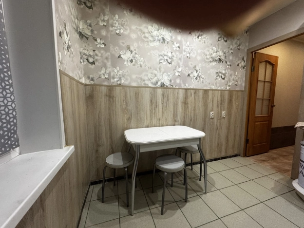 Купить трехкомнатную квартиру в Микрорайоне Ключи в Воронеже. Вариант № 10930787, 15, площадь - квм, цена 6500000 рублей