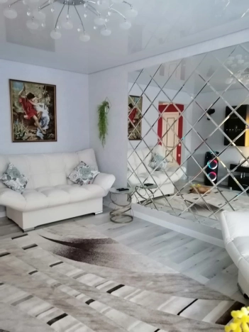 Купить трехкомнатную квартиру на улице Тесла в Новосибирской области. Вариант № 7591648, 17, площадь -  квм, цена 9850000 рублей