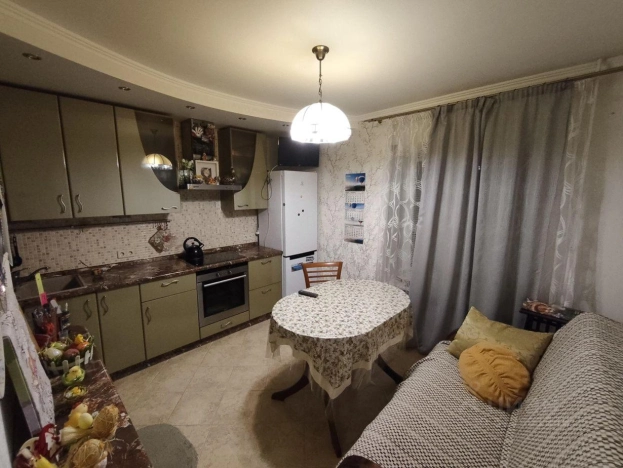 Купить квартиру в Москве. Вариант № 9901432, 8, площадь -  квм, цена 15000000 рублей