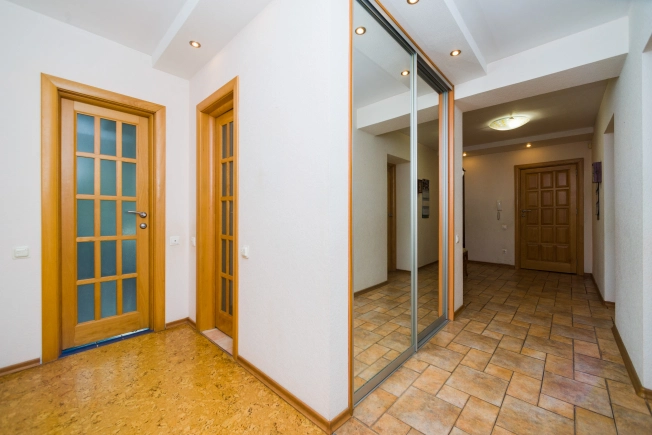 Купить четырехкомнатную квартиру в Рязани. Вариант № 2358651, 23, площадь -  квм, цена 8800000 рублей