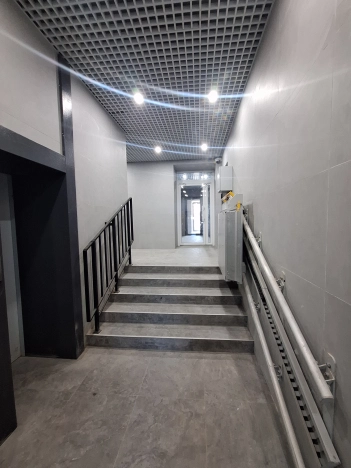 Купить квартиру на вторичке на улице Политехническая в Благовещенске. Вариант № 10743074, 5, площадь - квм, цена 8300000 рублей