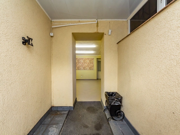 Купить торговые помещения в Калининграде. Вариант № 18275, 27, площадь -  квм, цена 10950000 рублей