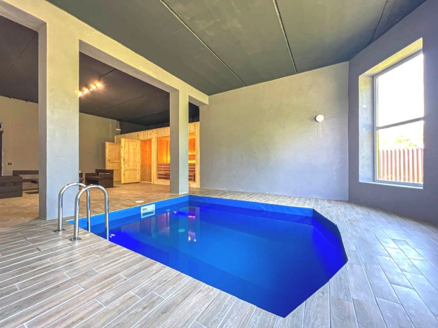 Купить дом в Тюменской области. Вариант № 43350, 8, площадь -  квм, цена 37000000 рублей