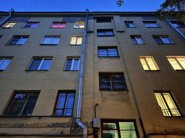 Купить трехкомнатную квартиру в районе Выборгский в Санкт-Петербурге. Вариант № 3918625, 38, площадь -  квм, цена 13700000 рублей