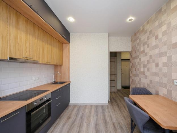 Купить однокомнатную квартиру в Омске. Вариант № 3994210, 8, площадь -  квм, цена 5999000 рублей